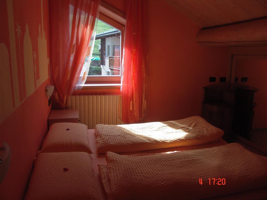 Casa Martina Apartman Livigno Szoba fotó